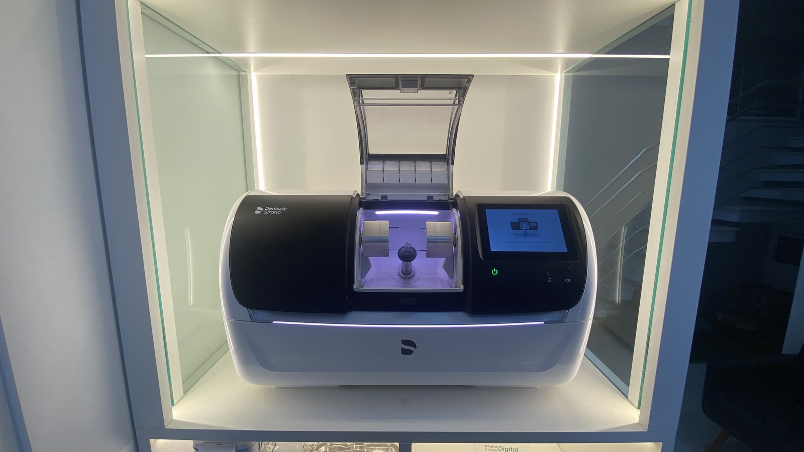 Fresadora CEREC Prime Mill (Dentsply Sirona) na Casa Grimaldi, em Itapema