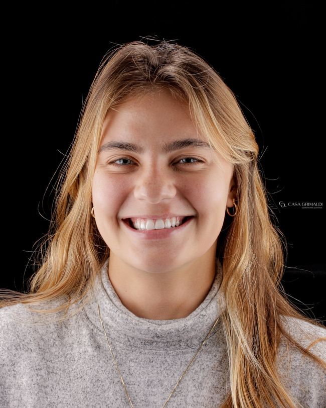 Casa Grimaldi Odontologia & Estética em Itapema — sorriso natural de paciente